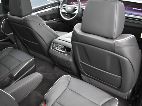 Certified 2026 Cadillac Escalade ESV Sport w/ Touring Package image 31