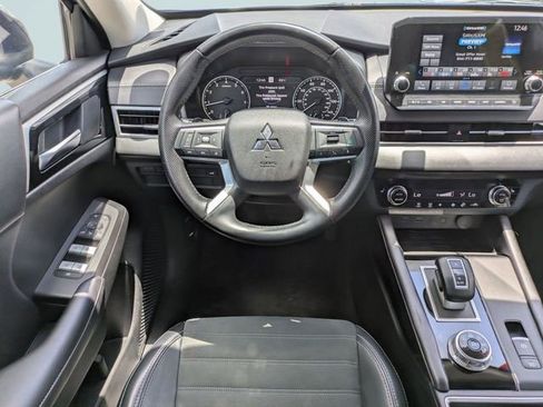 Used 2024 Mitsubishi Outlander SE FWD image 17