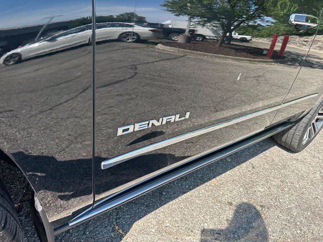 Used 2018 GMC Yukon Denali w/ Denali Ultimate Package AWD/4WD image 20