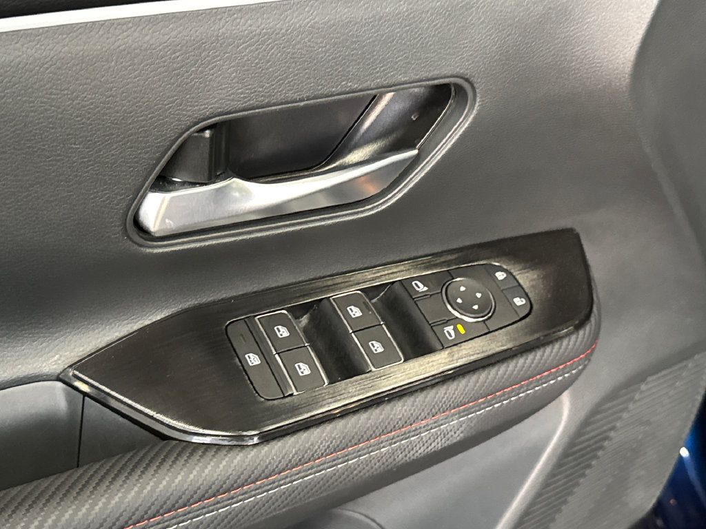 Used 2026 Nissan Kicks SR FWD image 9