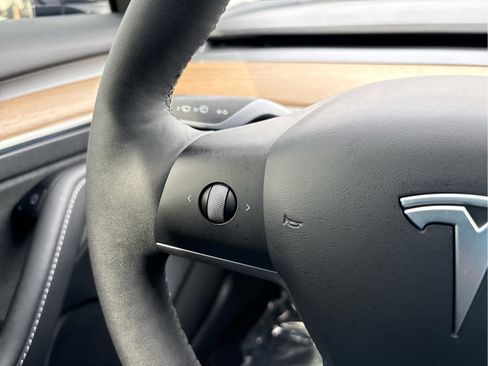 Used 2023 Tesla Model 3 Standard Range image 23