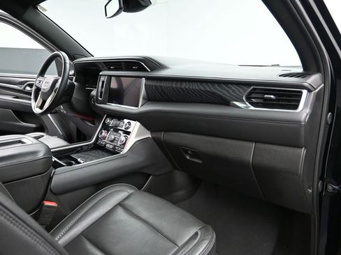 Used 2024 GMC Yukon XL Denali image 42