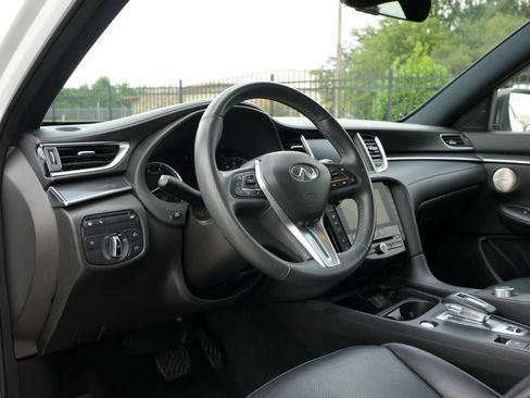 Used 2023 INFINITI QX50 Sport FWD image 16