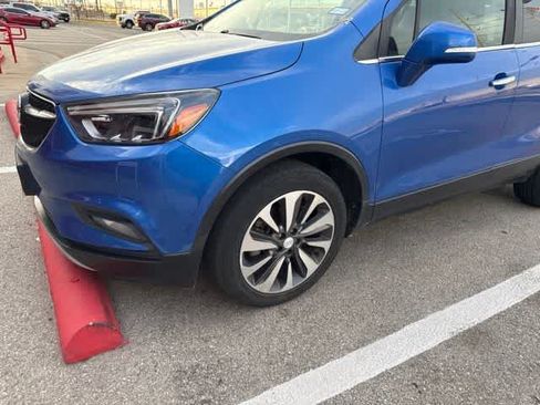 Used 2018 Buick Encore Essence FWD image 4