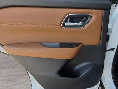 New 2026 Nissan Rogue Platinum AWD/4WD image 33