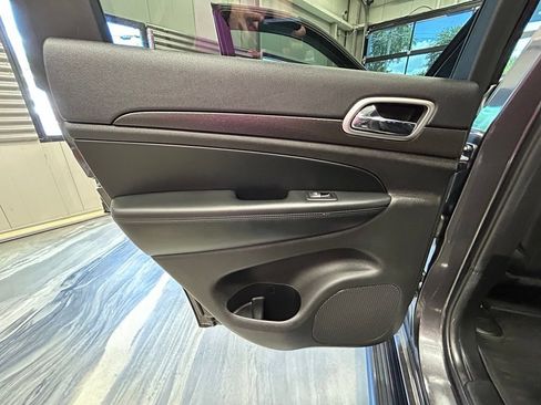 Used 2017 Jeep Grand Cherokee Altitude AWD/4WD image 46