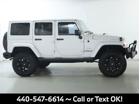 Used 2014 Jeep Wrangler Unlimited Sahara image 12