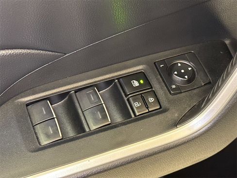 Used 2023 Toyota RAV4 XLE Premium image 21