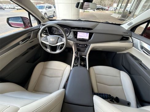 Certified 2023 Cadillac XT5 Premium Luxury w/ LPO, Floor Liner Package image 21