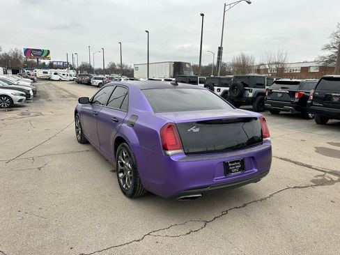 Used 2016 Chrysler 300 S image 5