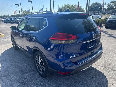 Used 2017 Nissan Rogue SL w/ SL Premium Package FWD image 17