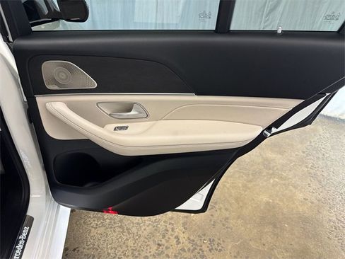 Used 2022 Mercedes-Benz GLE 350 4MATIC w/ AMG Line Exterior image 29