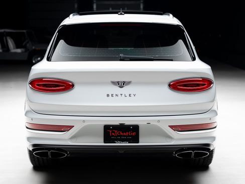 Used 2021 Bentley Bentayga AWD/4WD image 27