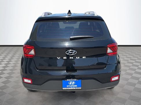 Used 2022 Hyundai Venue SEL w/ Cargo Package FWD image 6