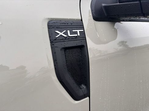 New 2025 Ford Maverick XLT w/ XLT Luxury Package image 11