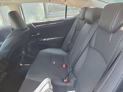 Used 2022 Lexus ES 350 w/ Premium Package FWD image 10