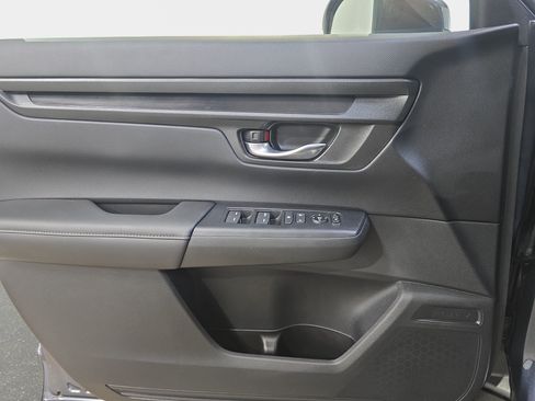 Used 2025 Honda CR-V LX image 24