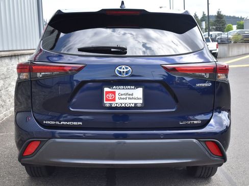Certified 2024 Toyota Highlander Limited AWD/4WD image 6
