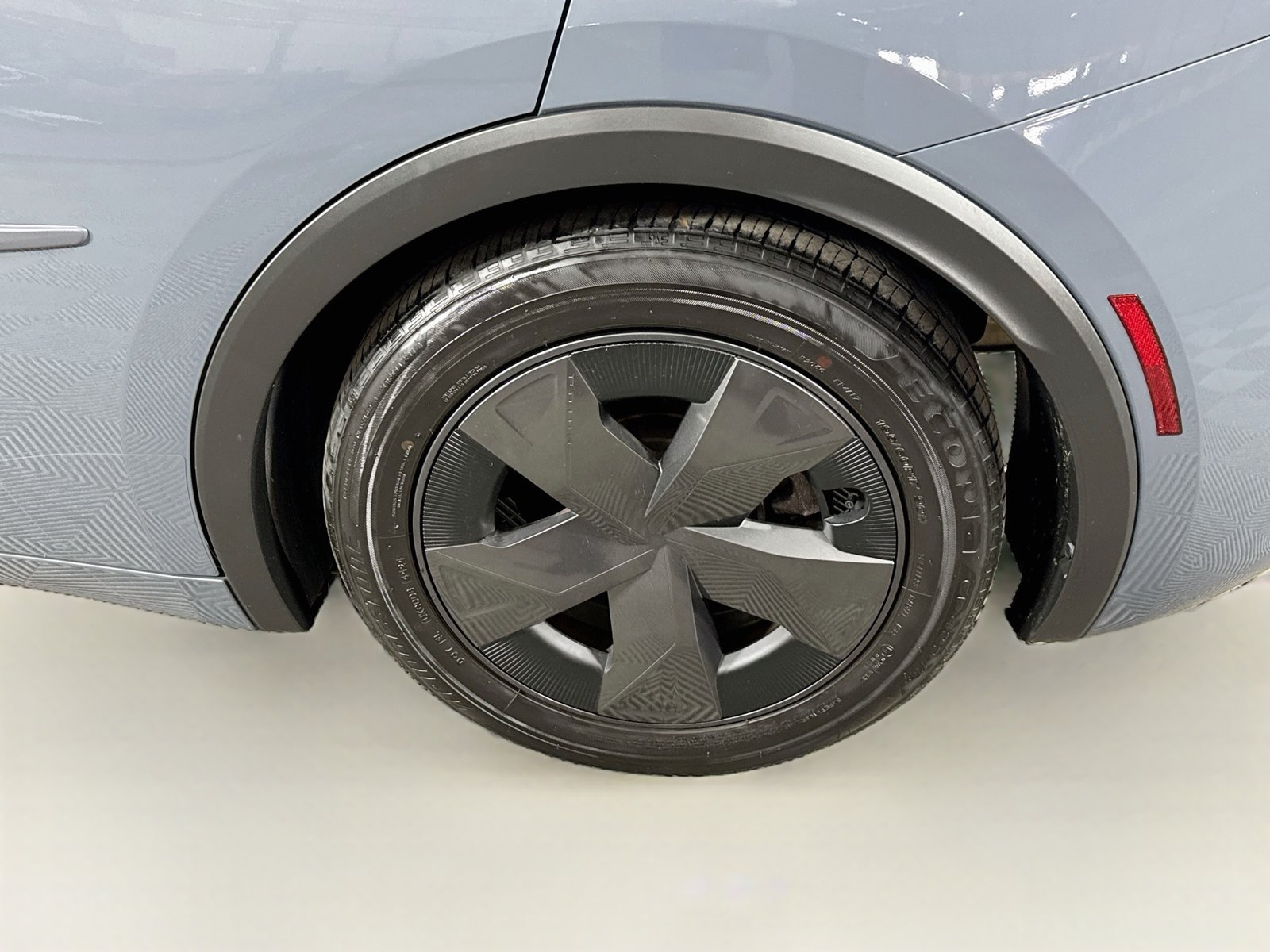 Certified 2024 Toyota Prius Prime FWD image 22