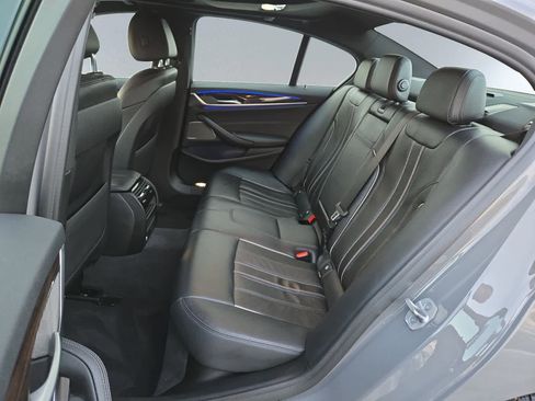 Used 2022 BMW 540i xDrive w/ Premium Package image 19