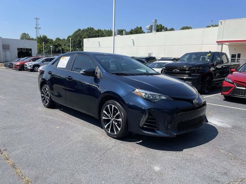 Used 2019 Toyota Corolla SE w/ SE Premium Package FWD image 2
