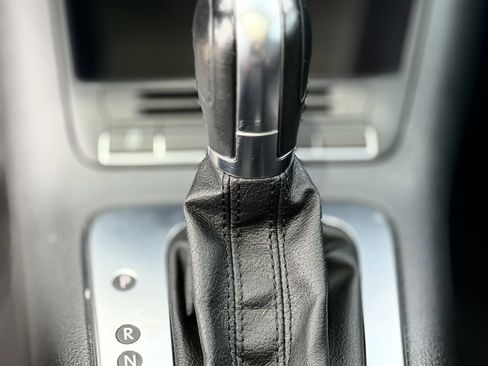 Used 2013 Volkswagen Tiguan SE FWD image 29