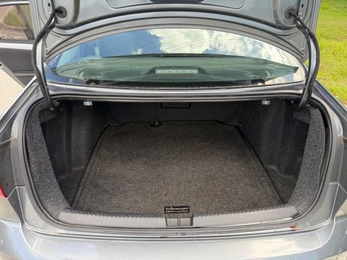 Used 2017 Volkswagen Jetta SE image 17