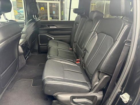 Certified 2024 Jeep Wagoneer L Series II w/ Flexible Seating Group image 15