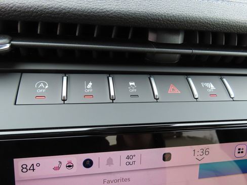 New 2026 Jeep Grand Cherokee Limited w/ Luxury Tech Group II AWD/4WD image 15