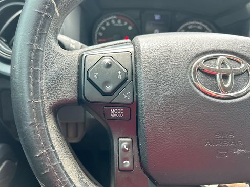 Used 2022 Toyota Tacoma SR w/ SR Convenience Package RWD image 15