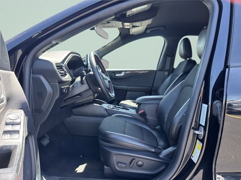 Used 2025 Ford Escape ST-Line AWD/4WD image 10