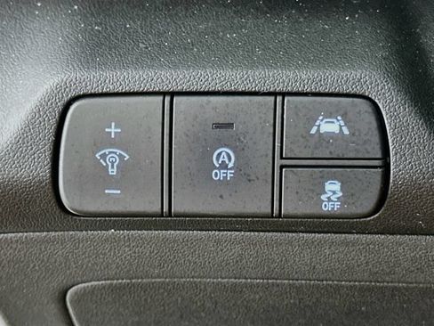 Used 2022 Hyundai Elantra SE FWD image 19