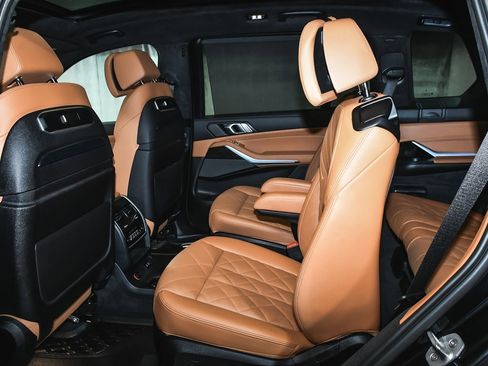 Used 2023 BMW X7 xDrive40i w/ Executive Package image 73