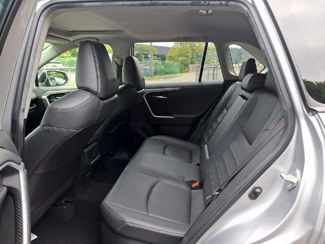 Certified 2020 Toyota RAV4 Limited w/ Limited Grade Weather Package AWD/4WD image 6