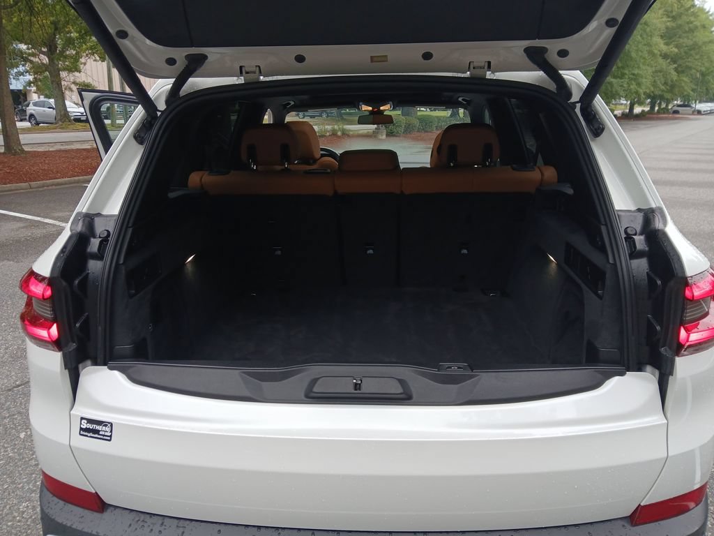 Used 2023 BMW X5 xDrive40i w/ Executive Package AWD/4WD image 48