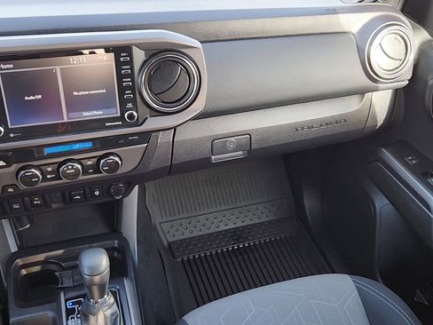 Used 2021 Toyota Tacoma TRD Off-Road w/ Technology Package image 6