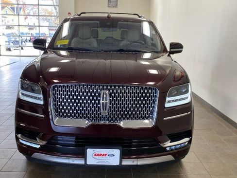 Used 2019 Lincoln Navigator Reserve image 3