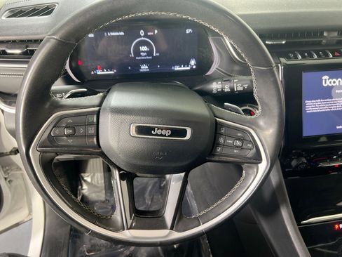 Used 2023 Jeep Grand Cherokee Laredo w/ Luxury Tech Group I AWD/4WD image 11