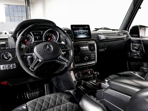 Used 2017 Mercedes-Benz G 550 Squared image 9