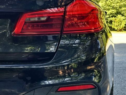 Used 2020 BMW M550i xDrive w/ Executive Package image 9