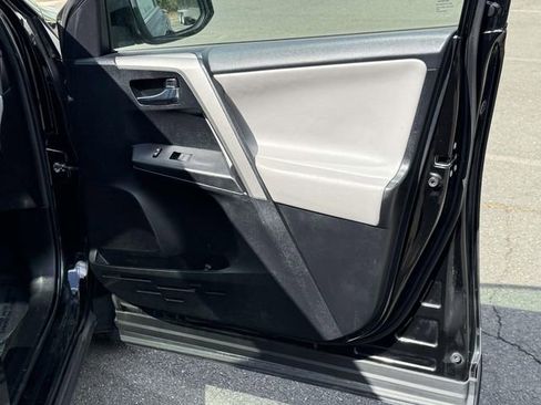 Used 2018 Toyota RAV4 XLE w/ Plus Extra Value Package image 8