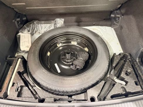 Used 2018 Volkswagen Tiguan SE w/ Panoramic Sunroof Package AWD/4WD image 27