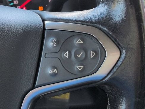 Used 2018 Chevrolet Suburban LS RWD image 25
