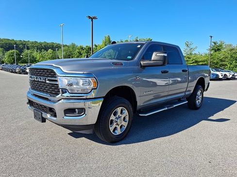 Used 2024 RAM 2500 Big Horn AWD/4WD image 3