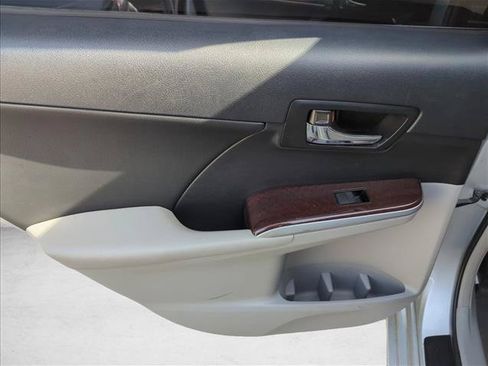 Used 2014 Toyota Camry XLE FWD image 9