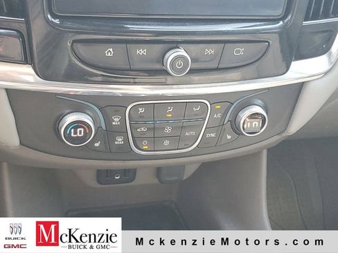 Used 2018 Chevrolet Traverse LT w/ LPO, Floor Liner Package AWD/4WD image 20