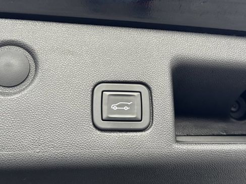 Used 2024 Chevrolet Equinox LT image 11