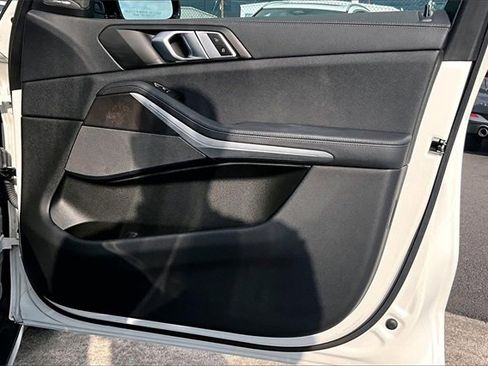 Used 2022 BMW X5 xDrive45e image 19