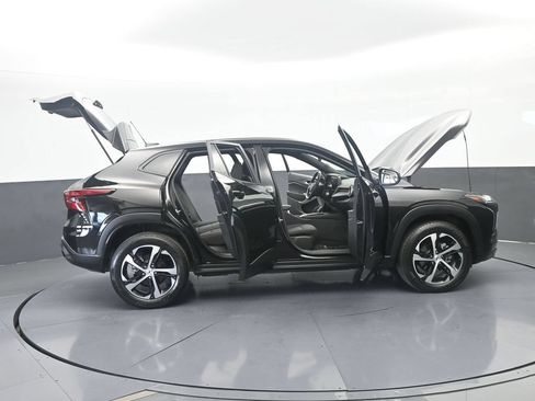 Used 2025 Chevrolet Trax RS w/ Driver Confidence Package FWD image 67