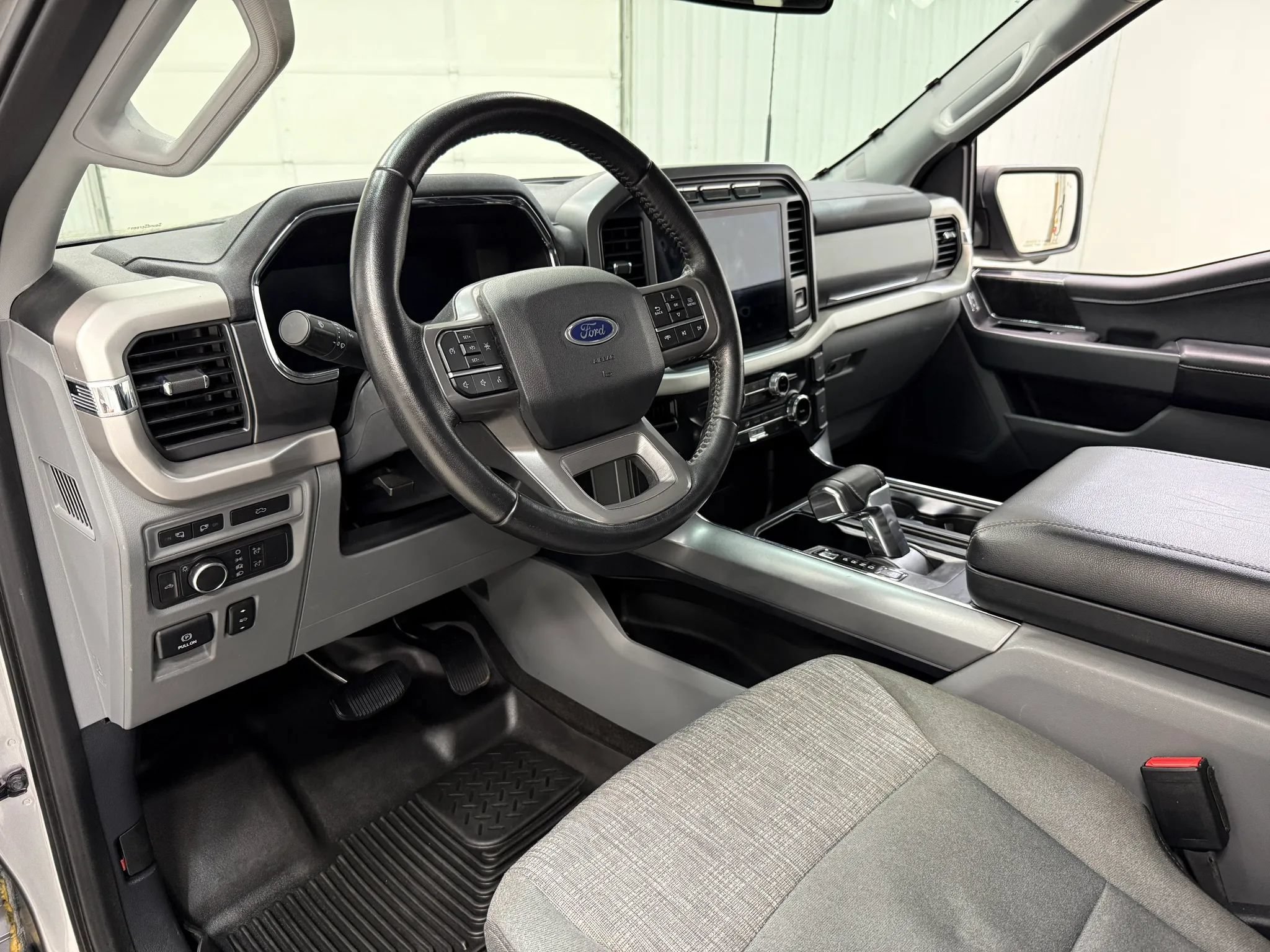 Used 2022 Ford F150 Lightning XLT AWD/4WD image 12